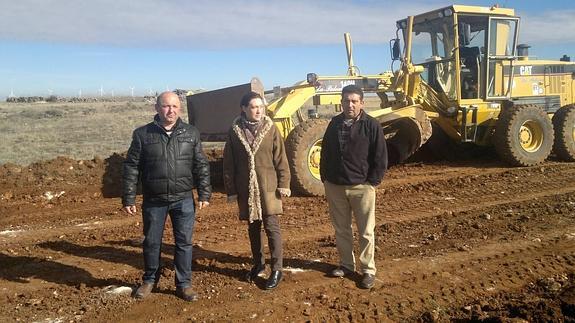 El Gobierno acomete las obras de mejora de caminos rurales en Alcubilla de las Peñas y Valderrodilla