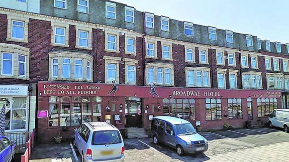 Fachada del hotel Broadway, en la localidad británica de Blackpool.