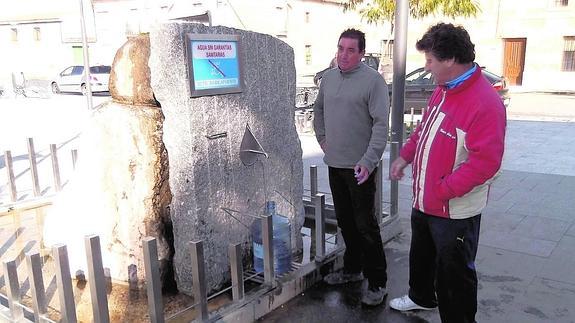 Fuente de la plaza del Ayuntamiento, en el casco urbano de Babilafuente.