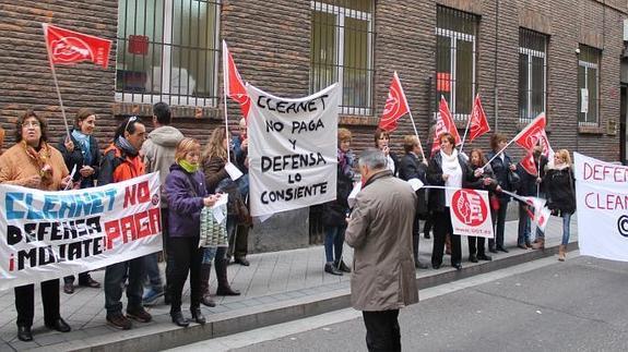 Un momento de la protesta realizada hoy en Valladolid. 
