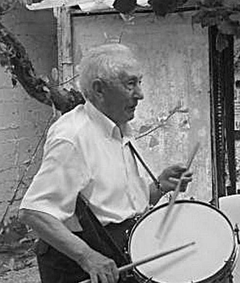 El tamborilero Miguel Lobo. 