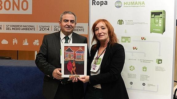 José Martín, director del consorcio, recoge el premio.