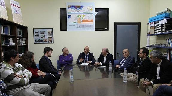 Representantes de La Caixa y de la Fundación Santa María la Real, en la presentación de la memoria. 