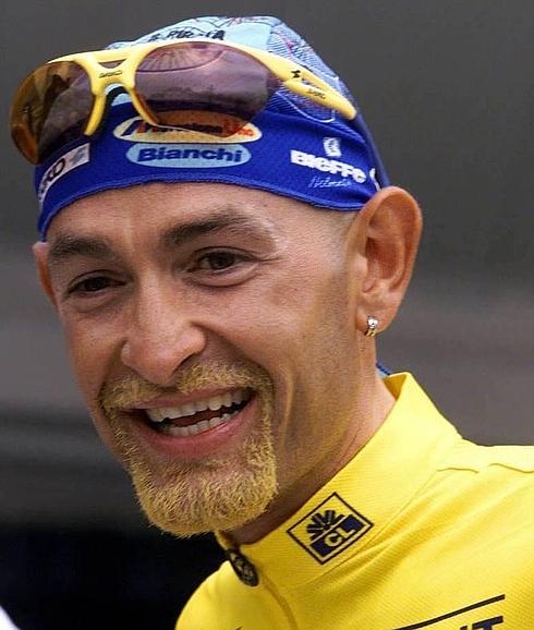 Marco Pantani, con el jersey de líder del Tour en 1998.