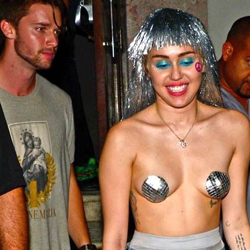 El llamativo 'look' de Miley Cyrus