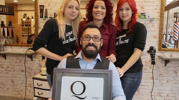 El equipo de la peluquería D'Tonos, de la calle Cardenal Mendoza.