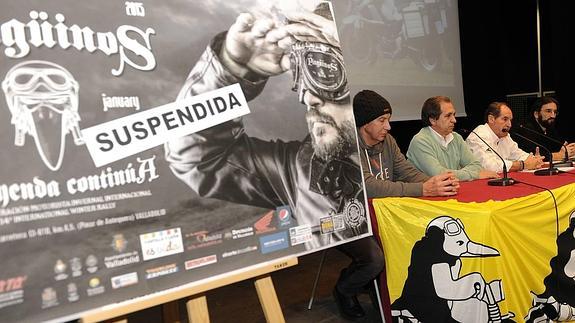 Carlos Vallinas,Pedro y Mariano Parellada, de Turismoto, y Antonio Encinas, moderador. 