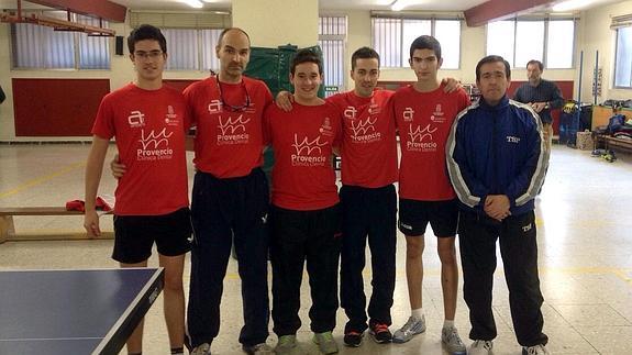 Integrantes del Amigos del Tenis de Mesa. 