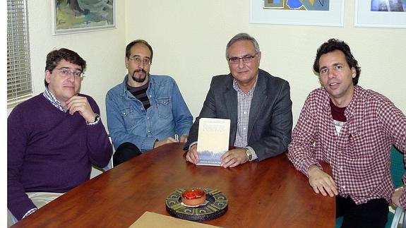 Profesores del Giner de los Ríos promotores de la iniciativa Cuaderno de profesores poetas. El Norte