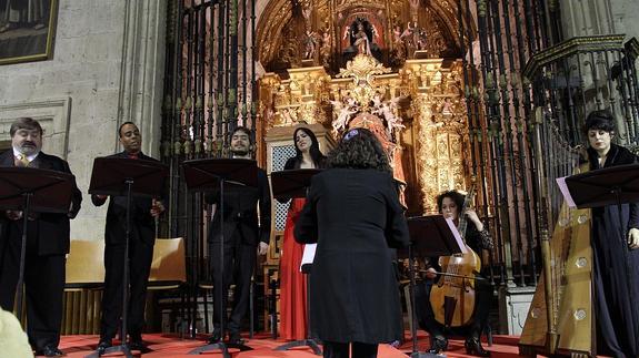 Componentes de la Capilla Jerónimo de Carrión, durante el concierto en la Catedral.Antonio Tanarro