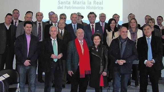 Los miembros del patronato de la Fundación Santa María la Real del Patrimonio Histórico, antes de la reunión celebrada este sábado. 