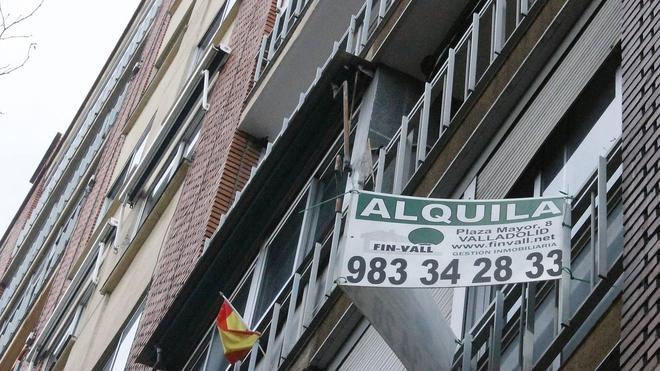 Piso en alquiler en un bloque de viviendas en Valladolid. 