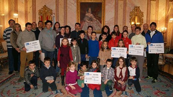 Entrega de premios a los colegios de la Carrera Fin de Año. 