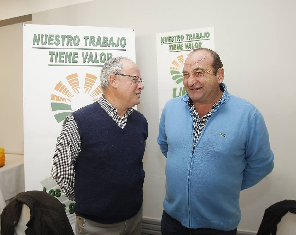 Domiciano Pastor y Miguel Ángel Liras, dirigentes de UPA, en el comité provincial. 