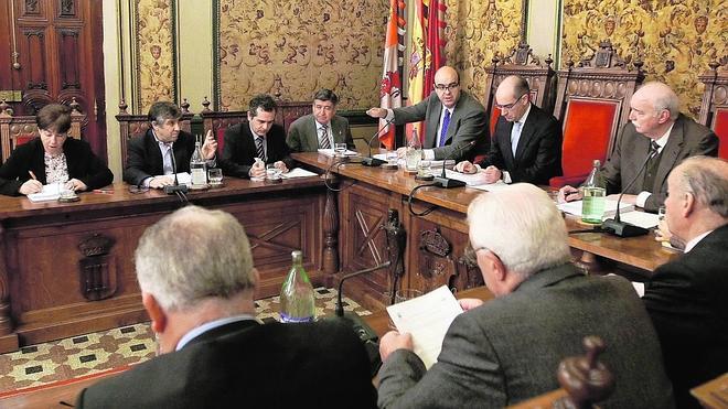 El PSOE volvió ayer a criticar, durante el pleno de la Diputación del mes de enero, la gestión del área de Fomento. 