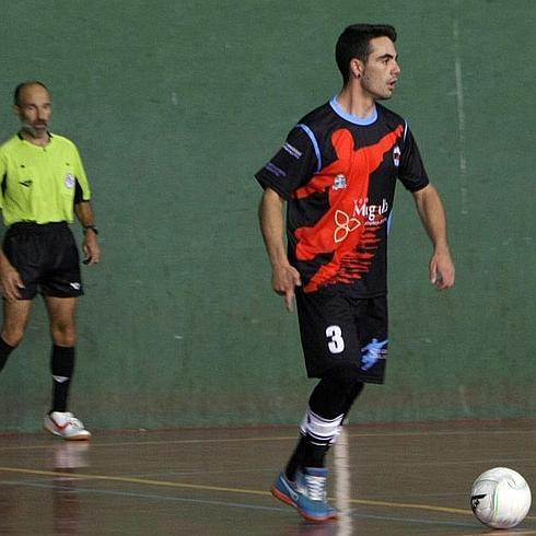 Luis Dorrego 'Luigi', durante un partido con el Segosala. 