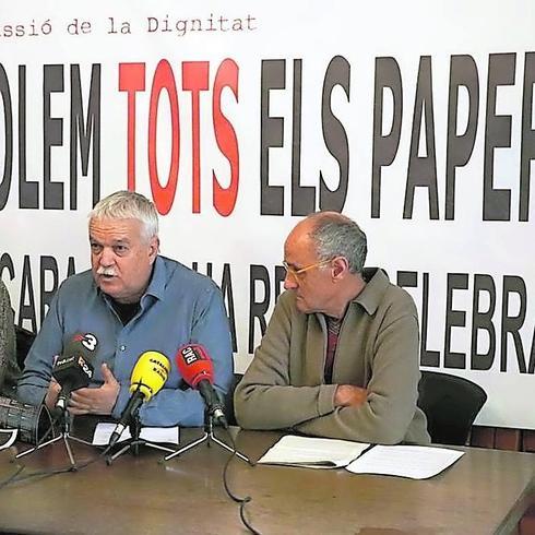ToniStrubell y Pep Cruanyes presentaron el manifiesto. 