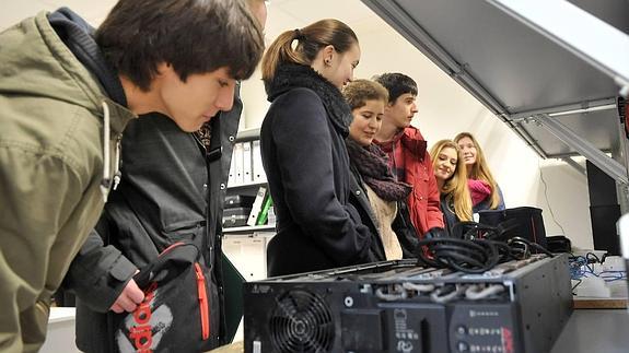 Visita de los alumnos del Liceo Francés al centro de Tecopy en Boecillo.