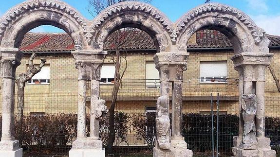 Los arcos en su nueva ubicación.