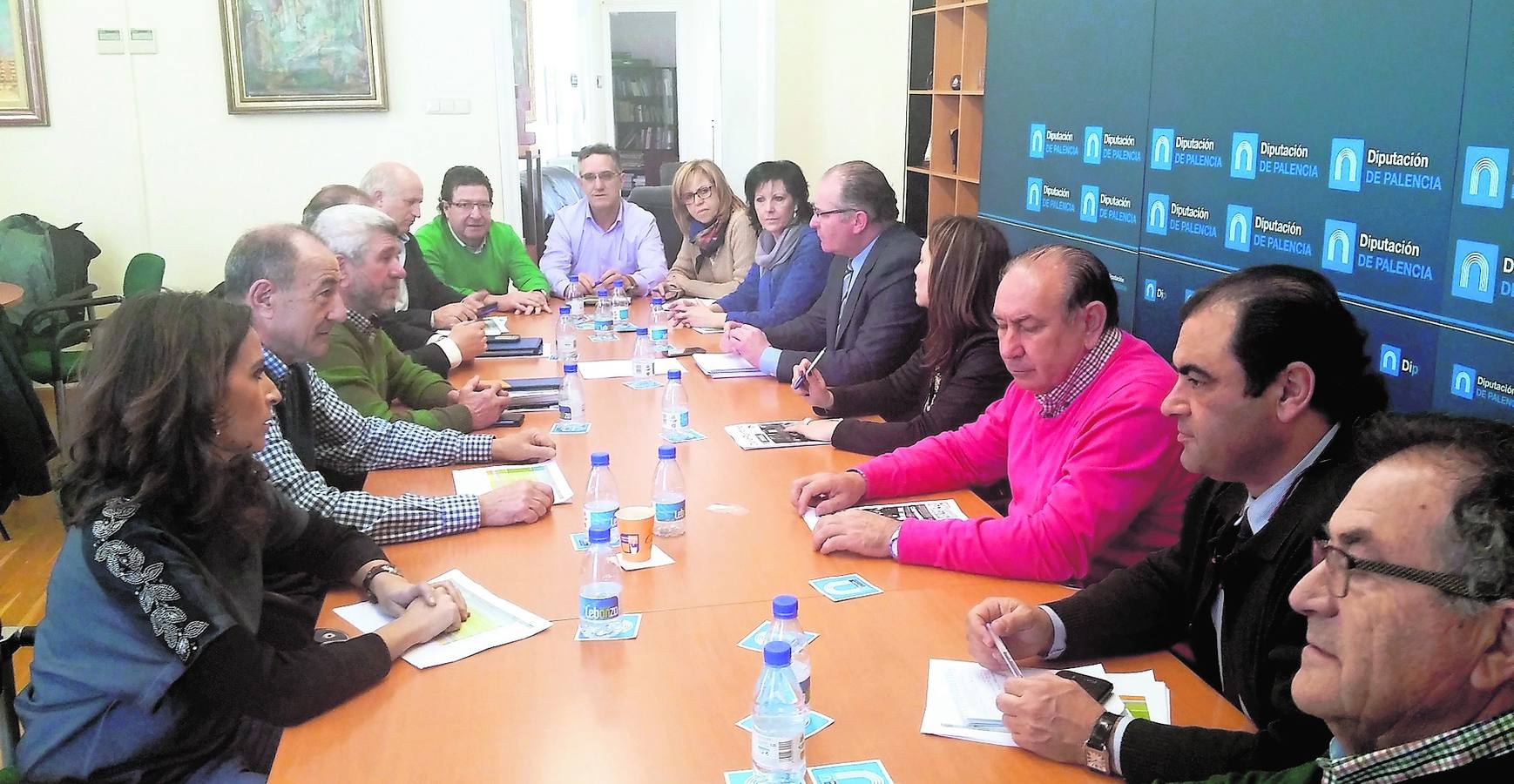 Primera reunión del grupo de diputados del PP sin José María Hernández, celebrada ayer en la Diputación y presidida por la nueva titular de la institución, Ana Asenjo. 