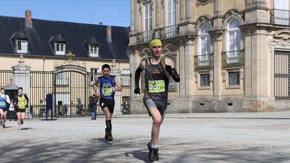 David López Castán, en cabeza, seguido por Óscar Baeza. 