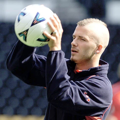 Alex Ferguson obligó a David Beckham a quitarse su pelo 'mohicano' antes de un partido