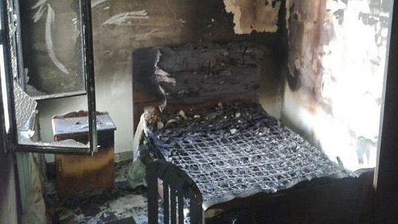 Estado en el que quedó el piso tras ser devorado por las llamas.