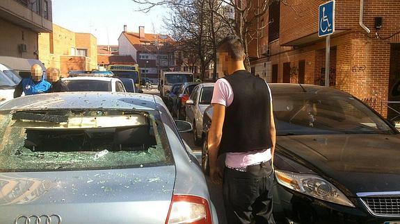 Un joven clava a otro un boli Bic en la cabeza durante una disputa por dinero en Pilarica