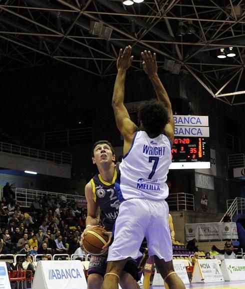 De la Fuente intenta superar a Wright. 