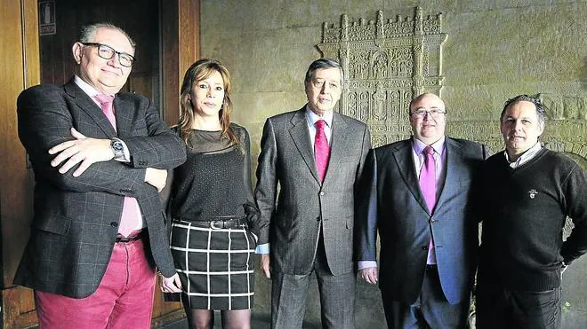 Emilio Herrero, Formación; Susana Rodríguez, vicepresidenta; José Luis Diego, presidente; Vicente Torre, responsable de corredores; y Eladio Rodríguez, secretario. 