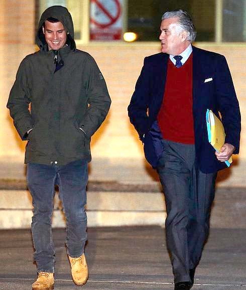 Willy, junto a su padre Luis Bárcenas.