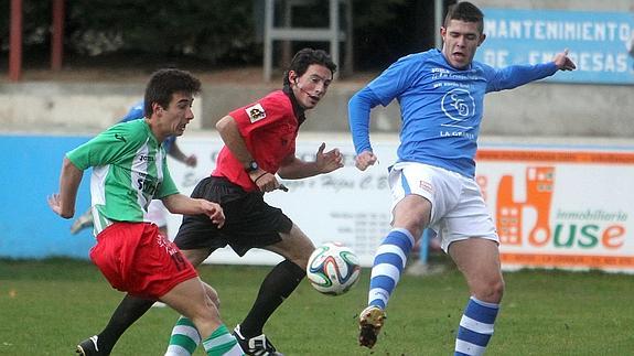 Momento del partido de ida entre La Granja y la Cebrereña. 