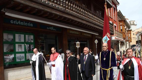 César Bores (La Dolorosa); Miguel Peña (Cristo de la Buena Muerte); Ignacio Foces, subdirector de El Norte de Castilla; José María Aguado, presidente de la Junta de Cofradías; Ismael Sobrino (Nuestro Padre Jesús Nazareno); Diego de Sebastián ( La Pasión). 