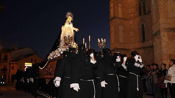 Peñafiel celebra una emotiva procesión del Encuentro