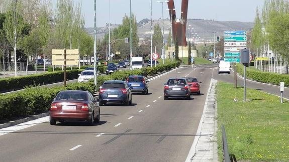 Marcas de frenada a los pies del radar de la avenida de Zamora.