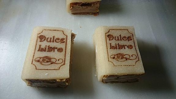 Así se hace el 'dulce libro'