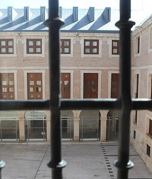 Detalle de las ventanas enrejadas de las salas de depósito del Archivo General de Simancas 