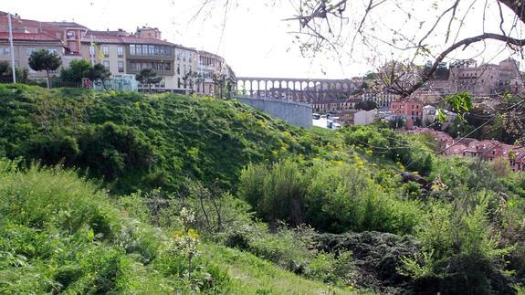 Vista parcial de la parcela expropiada entre la avenida Padre Claret, la Alamedilla del Conejo y la calle San Gabriel.