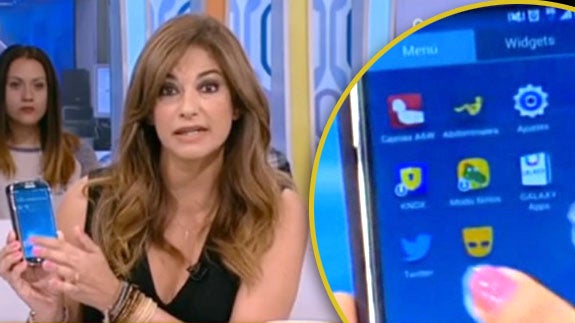 Mariló mostrando la aplicación.