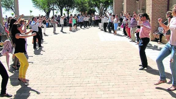 A pesar del malestar por la polémica surgida, los bailes ante la Virgen de la Misericordia no faltaron.