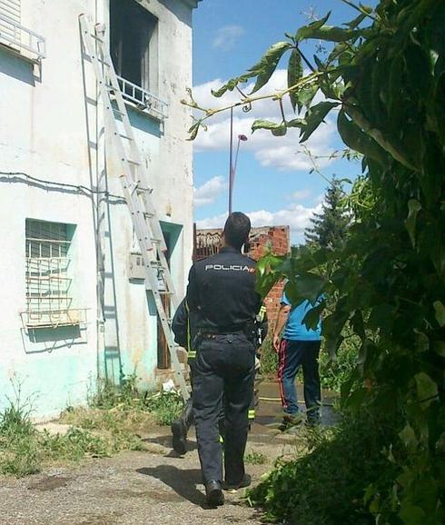 El incendio tuvo lugar en una vivienda unifamiliar en la calle Covadonga.