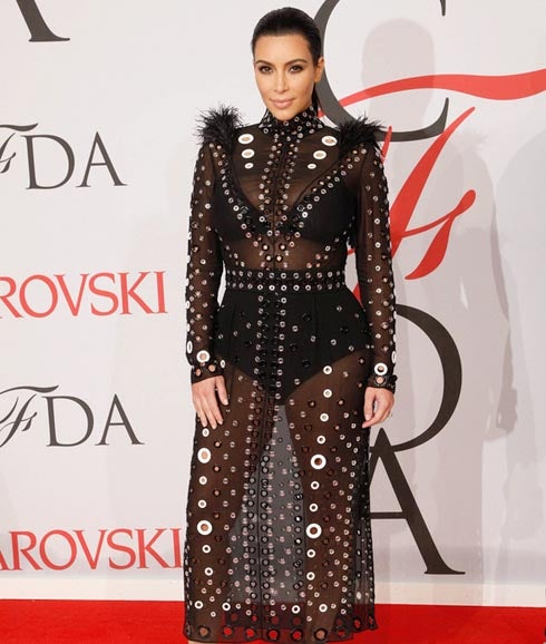 Kim Kardashian en los CFDA Fashion Awards 2015