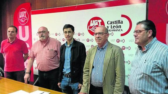 José Luis Mateos, en el centro, junto a Ferreras, Vegas y José Luis Hernández Rivas de UGT. 