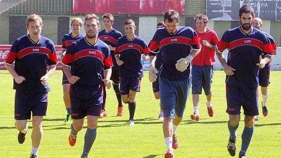 Los jugadores de la Segoviana, este sábado en el entrenamiento. 