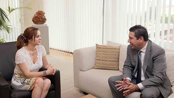 La presidenta de las Cortes, Silvia Clemente, se reúne con el procurador de UPL, Luis Mariano Santos