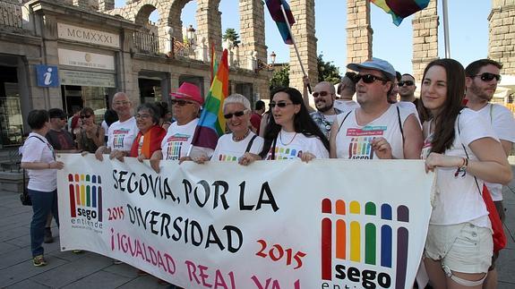 Participantes en la marcha, en la Plaza del Azoguejo.