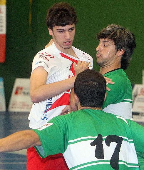 David Fernández, durante un partido de esta temporada. 