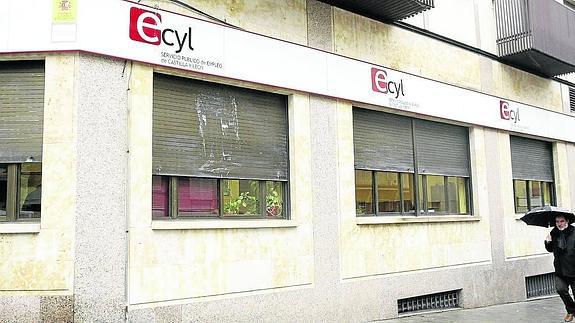 Una de las oficinas delECyL de Salamanca que podrá derivar personas a este programa. 