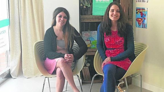 Olga Trillo e Itziar Sanz Pardo, en el nuevo local de su negocio