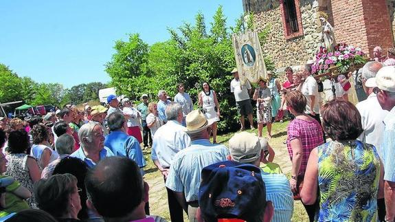 Procesión con la Virgen del Carmen, el año pasado en la ermita del Cristo de Guardo.